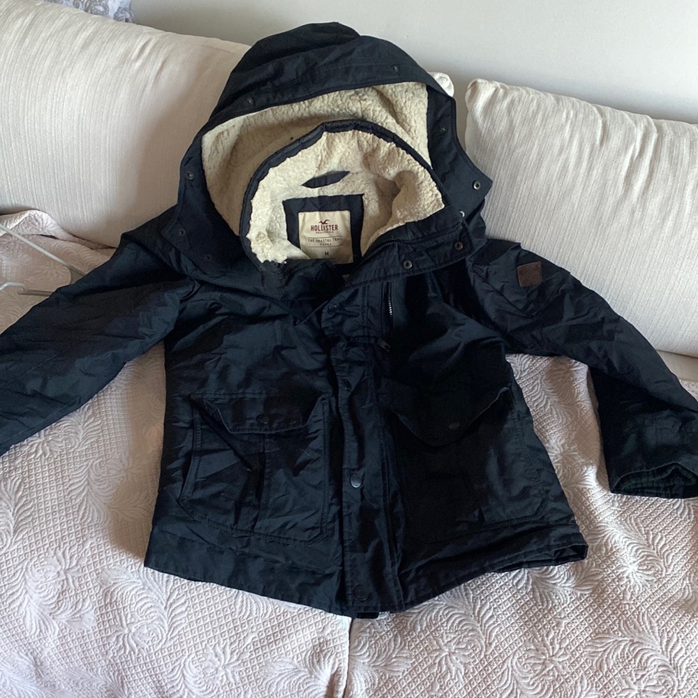 Coastal Hollister Men’s Parka Size Medium Sherpa inside